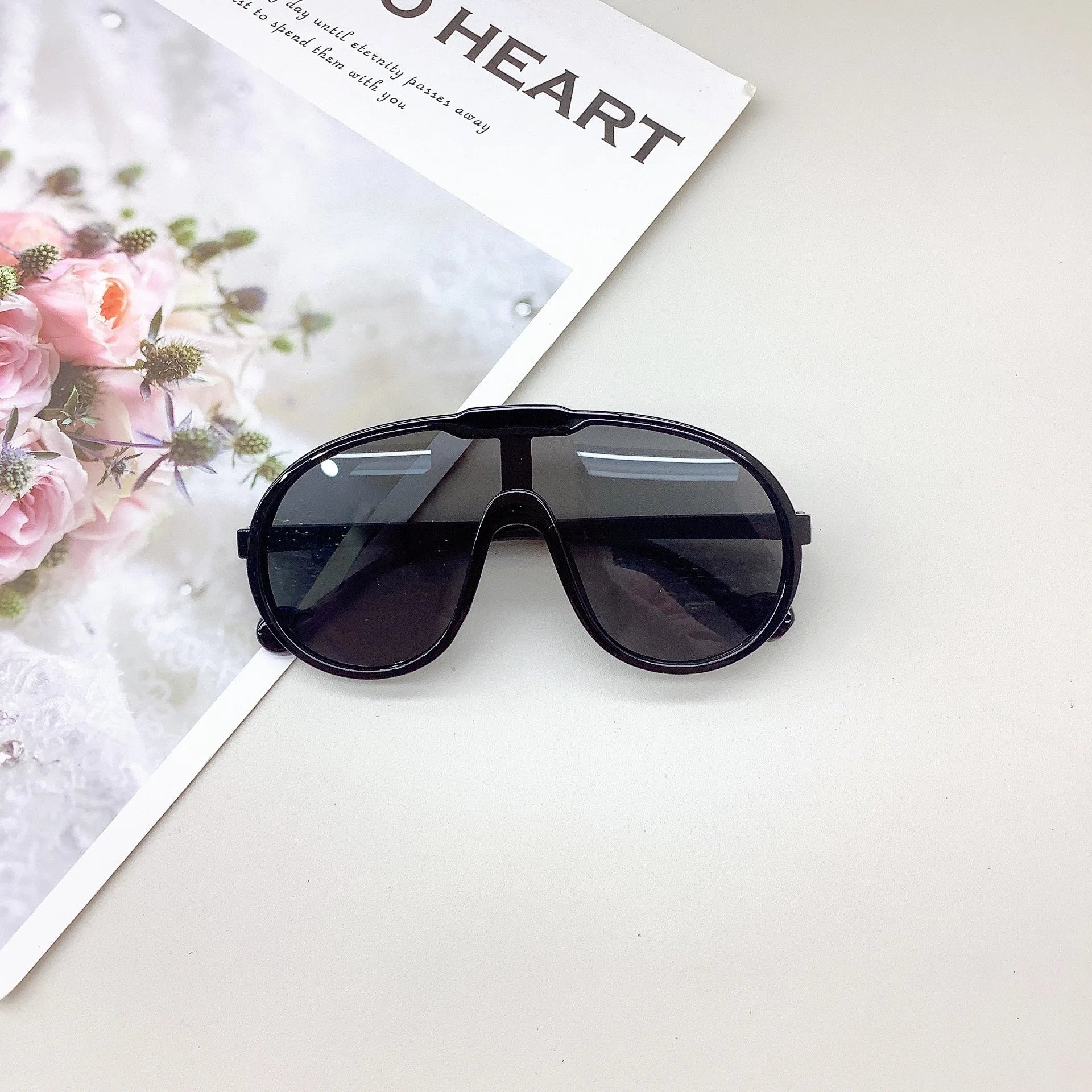 2025 Sunglasses Top Sale Luxury Fashion Beach Custom Logo One Piece Mirrored Lens Y2k Children Kids Sunglasses