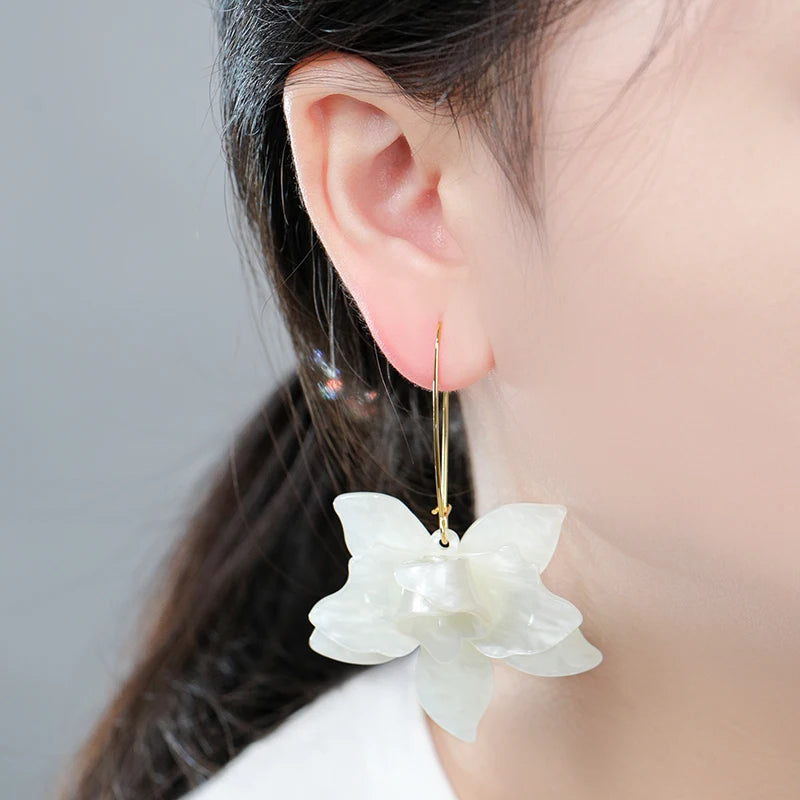 New Trendy Bohemia Handmade Acrylic Flower Drop Earrings Long Purity White Pearl Petal Dangle Earrings for Sweet Women Girl