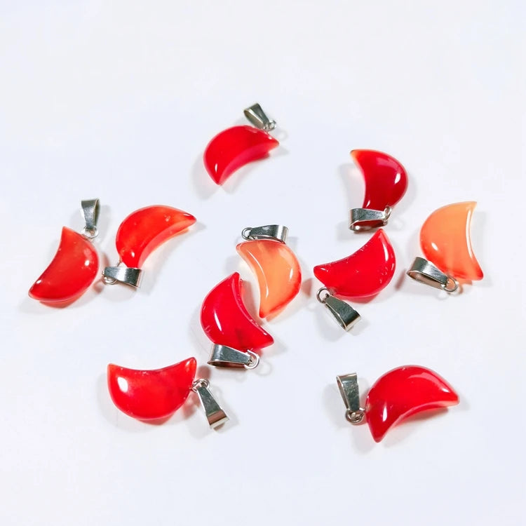 Huiying New Wholesale Carnelian Jewelry Moon Pendant Carved Handmade Healing Crystal Stones Jewelry