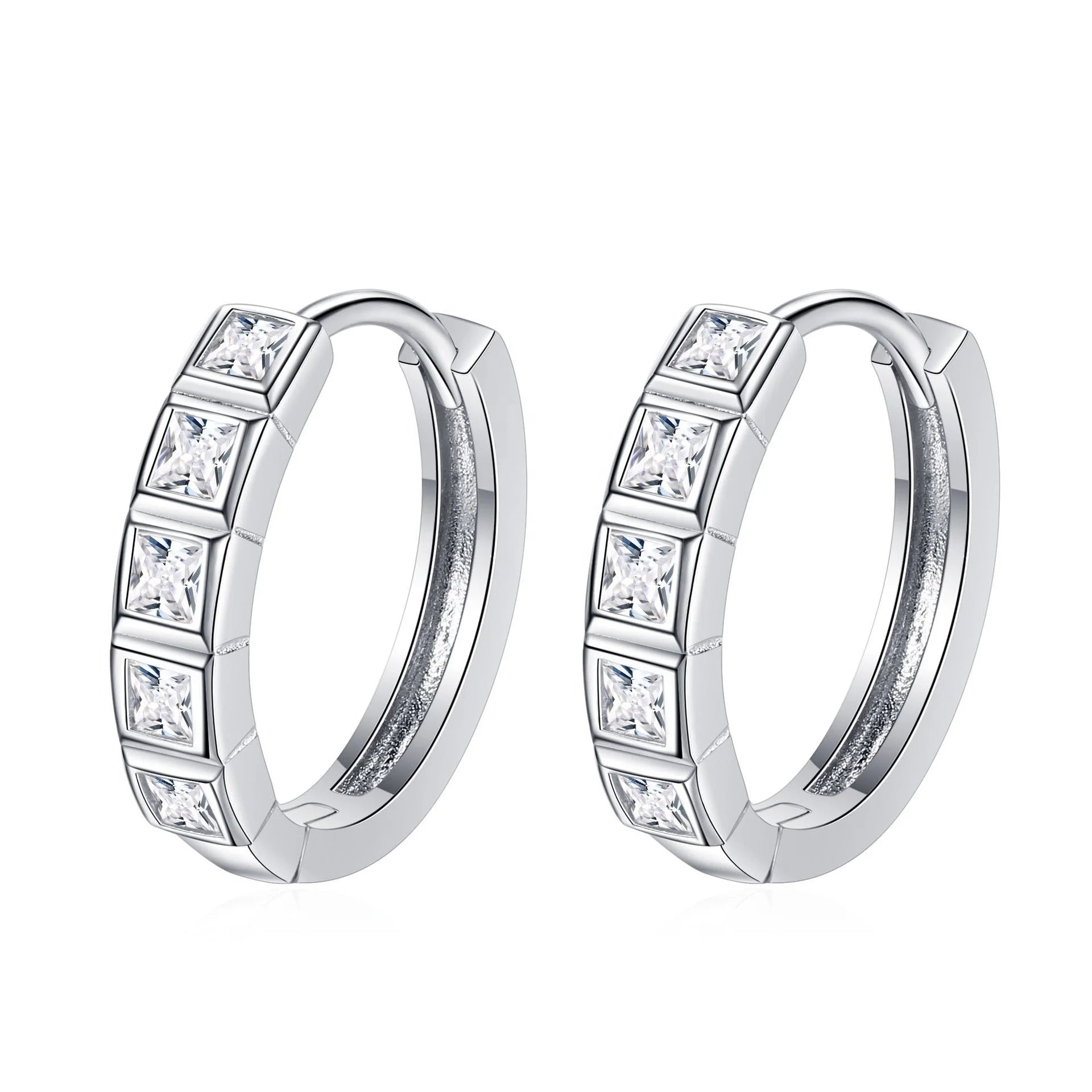 Saint Valentin 2023 Dainty Moissanite Earrings Bezel Setting GRA Moissanite 925 Sterling Silver Huggies Earrings