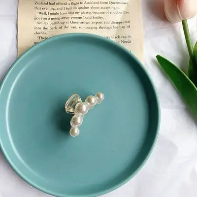 Korea INS New Design Pearl Hair Claw Clip for Girl Pearl Hair Accessories