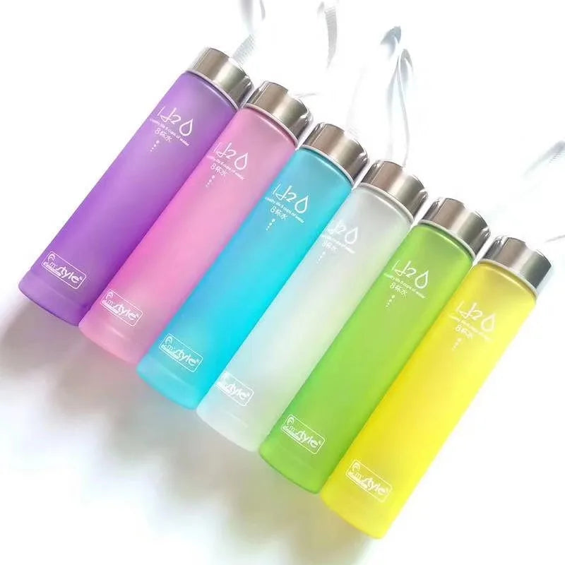 Wholesale Clear/Frosted 280ml Colorful Reusable Eco-Friendly Sports Drinking Bottles Screw-On Cap Portable Plastic Bottle Rope