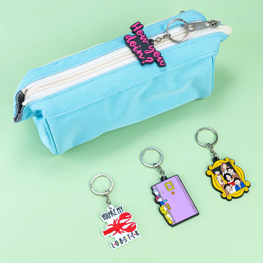 New Arrival Cartoon Friends TV Show Rubber Carabiner Keychain with Classic Couch & Sneaker Charms-Customizable Promotional Gift