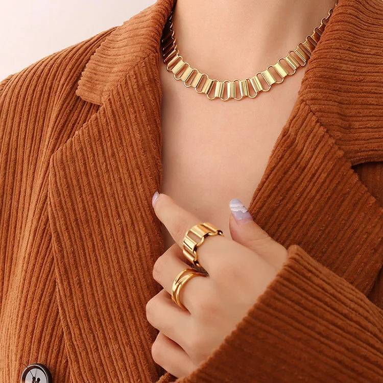 Non Tarnish 18k Gold Plated Stainless Steel Unique Link Chain Collar Necklace and Bracelet and Ring Jewelry Set