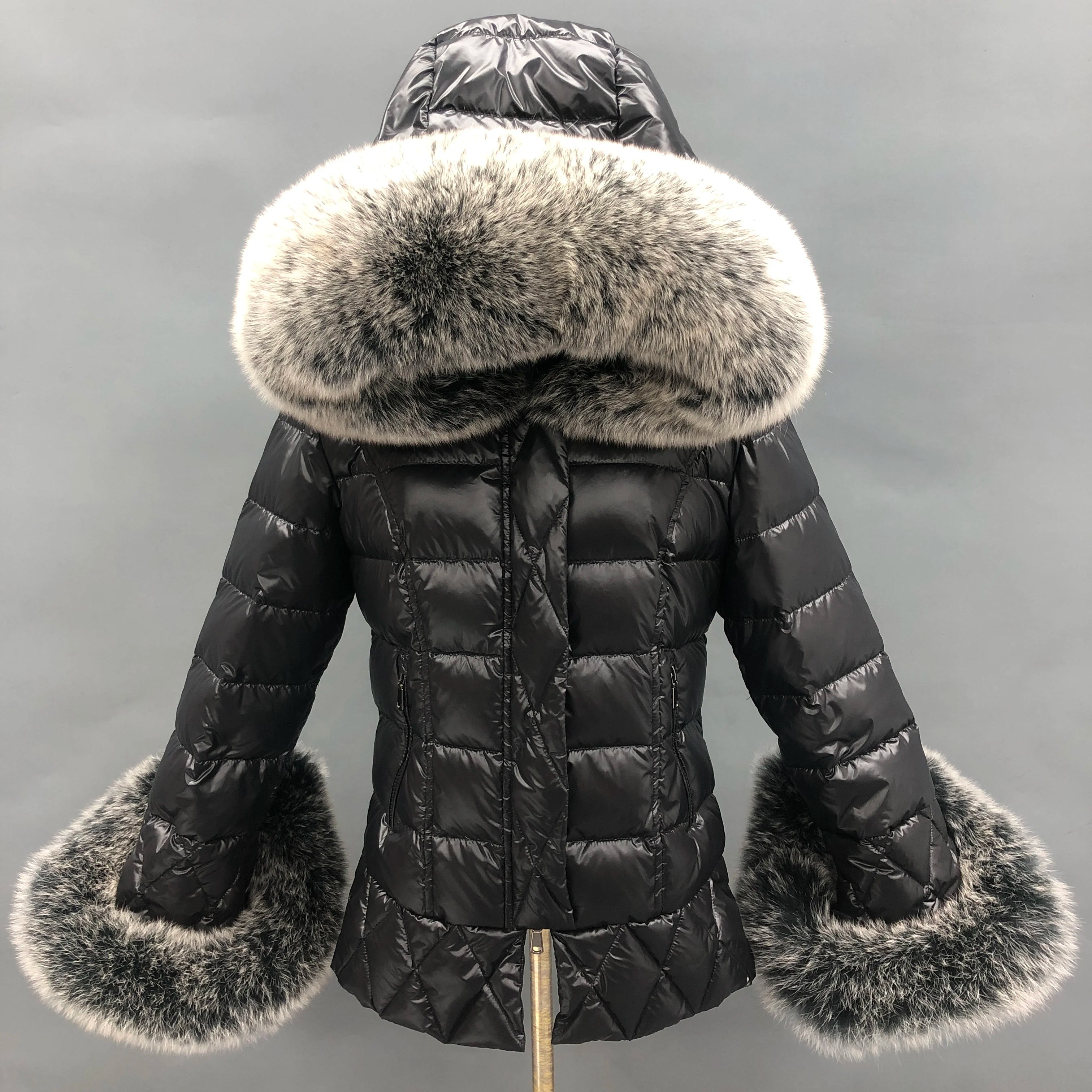Classic Design Goose Feather Filled Warm Raccoon Fur Hood Down Parka