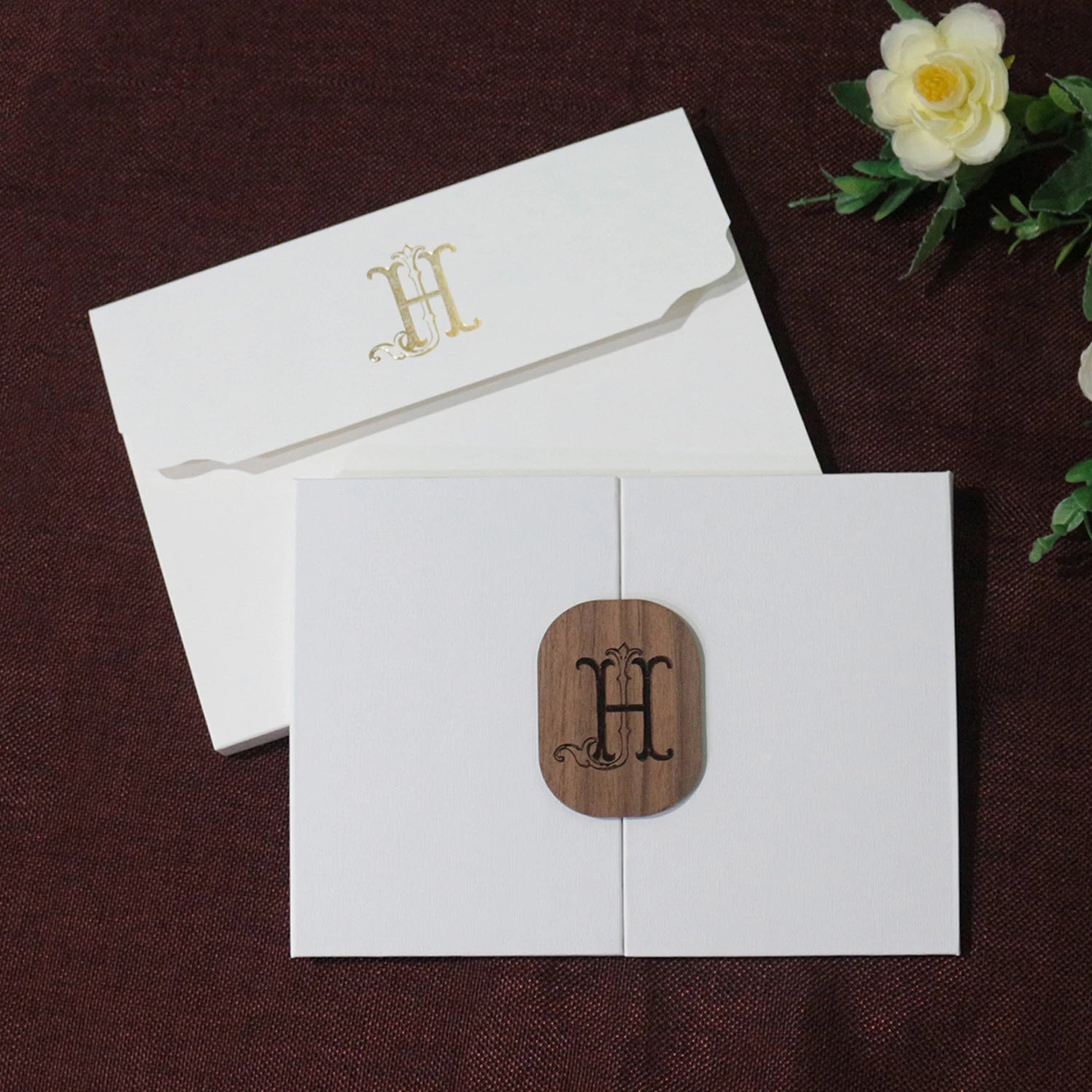Luxury Custom Gatefold Hardcover Wedding Invitation with Carved Wooden Tag Desbossed Flower RSVP Pocket Gold Foil Envelope