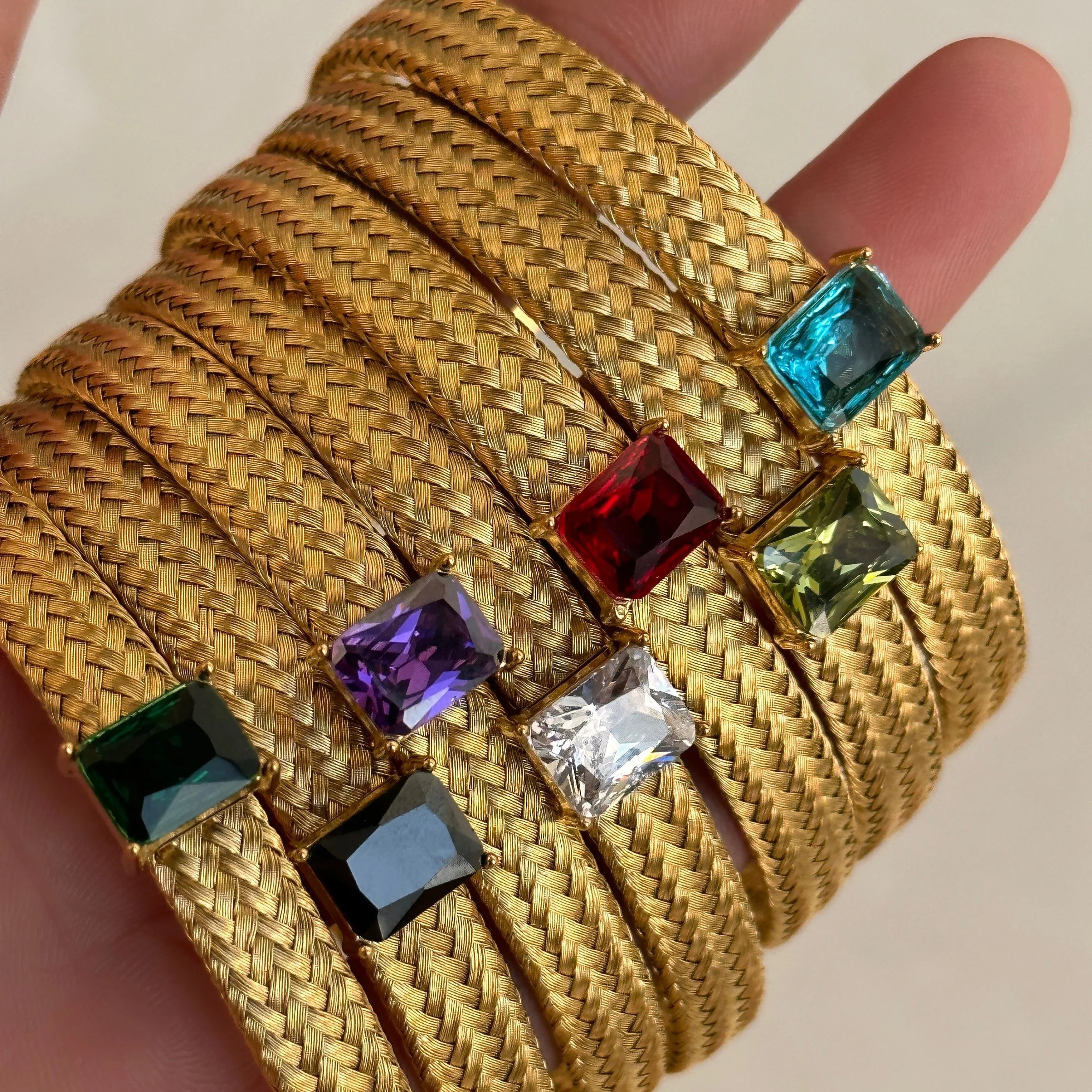 2023 Dazan New 18k Gold Plated 316l Stainless Steel Winter Custom Collection Handwoven Zircon Open Adjustable Bracelet for Women
