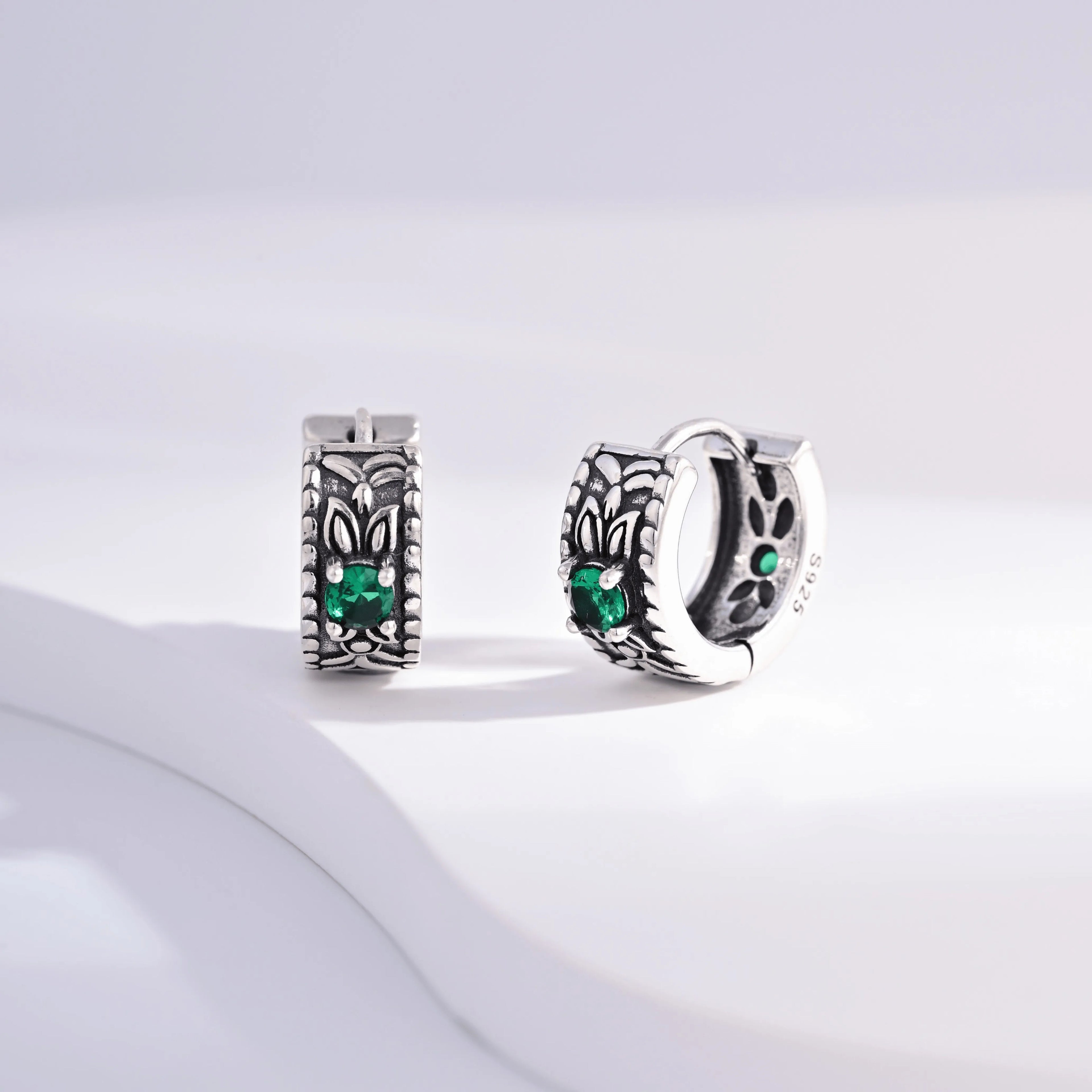 Wholesale Earrings Jewelry Thai Silver Cubic Zirconia Round Retro Vintage Huggie 925 Sterling Silver Fine Jewelry Earrings