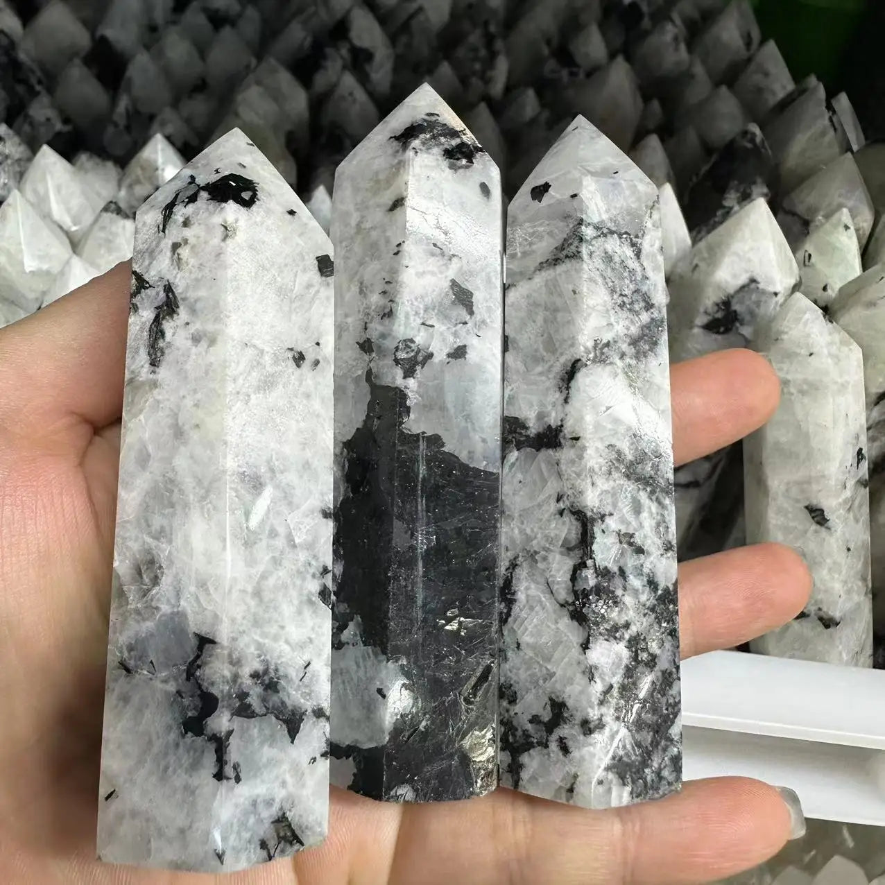 Wholesale Natural Gemstones White Rainbow Moonstone Wand Tower Healing Moonstone Point Craft Stone for Decoration