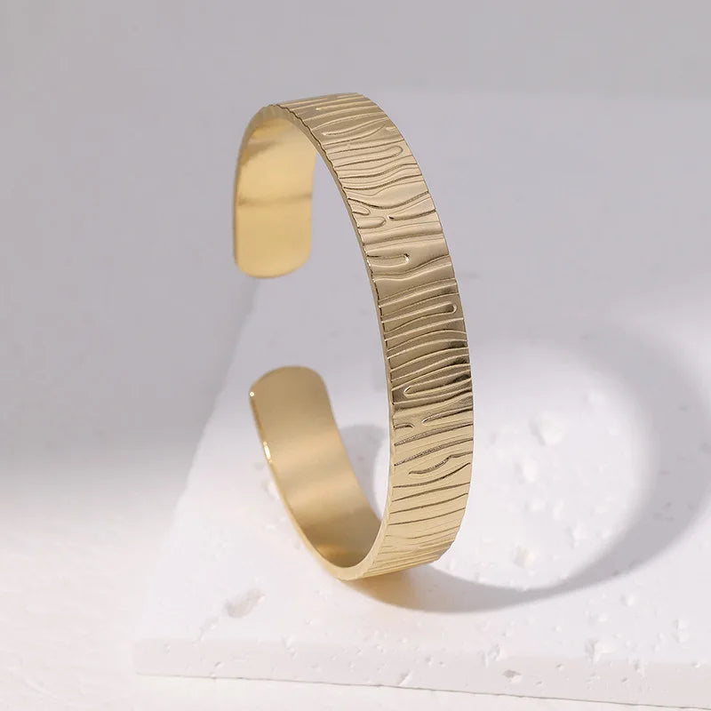 Beimai OEM Bangle Simple Embossed Waterproof Punk Stainless Steel Open Bangle