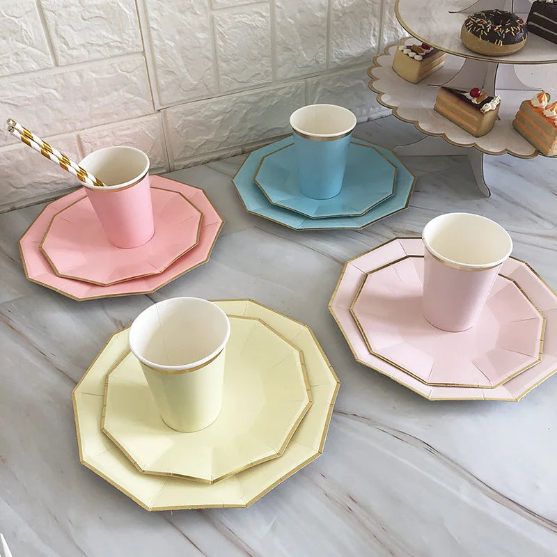 New Design Hot Stamping Lace Plain Colour Theme Paper Cup and Napkin Disposable Paper Plate Set