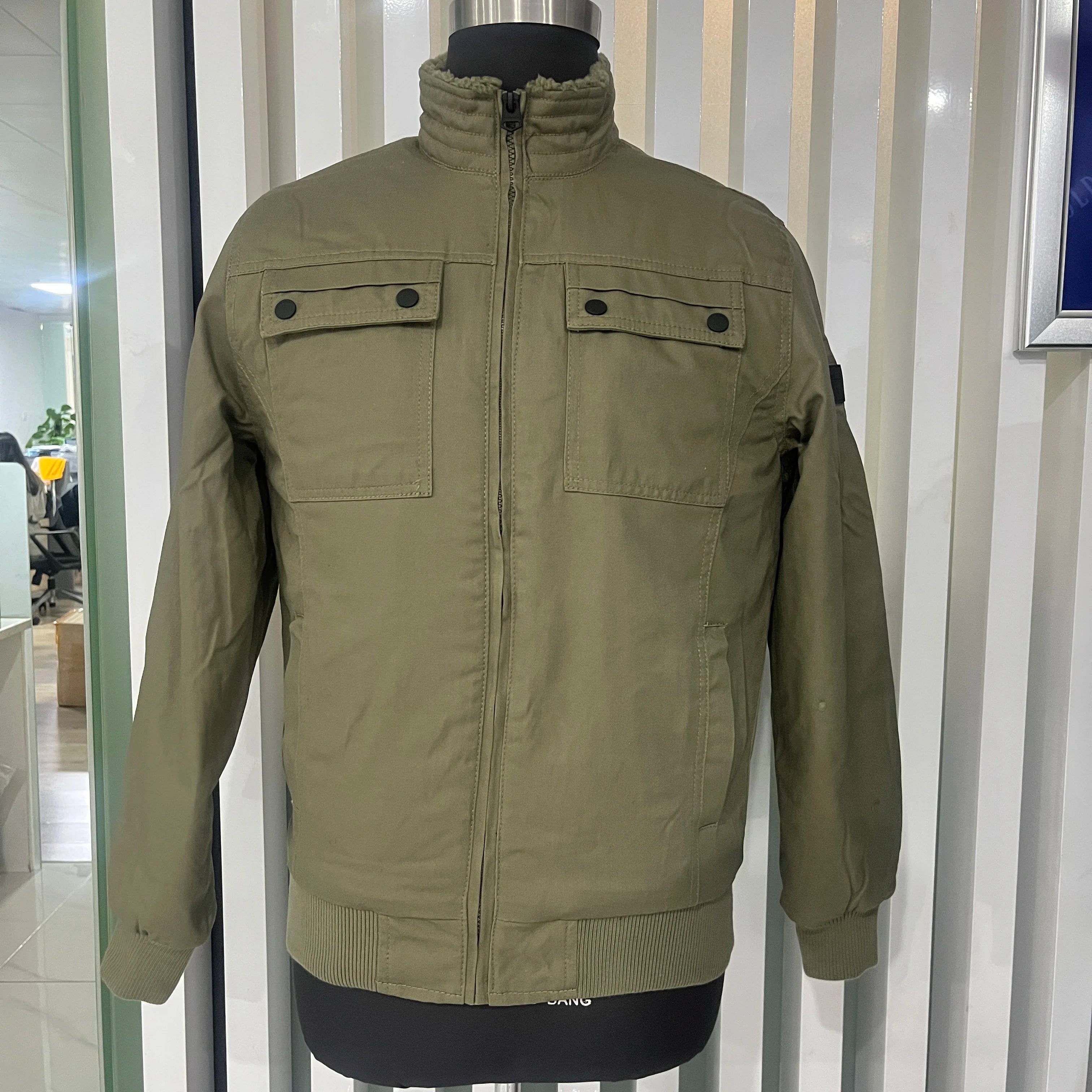 OEM ODM Factory Men's Bomber Jacket Low Price Winter Windproof Warm Outdoor Stand Collar Waterproof Plus Size Zipper Closure