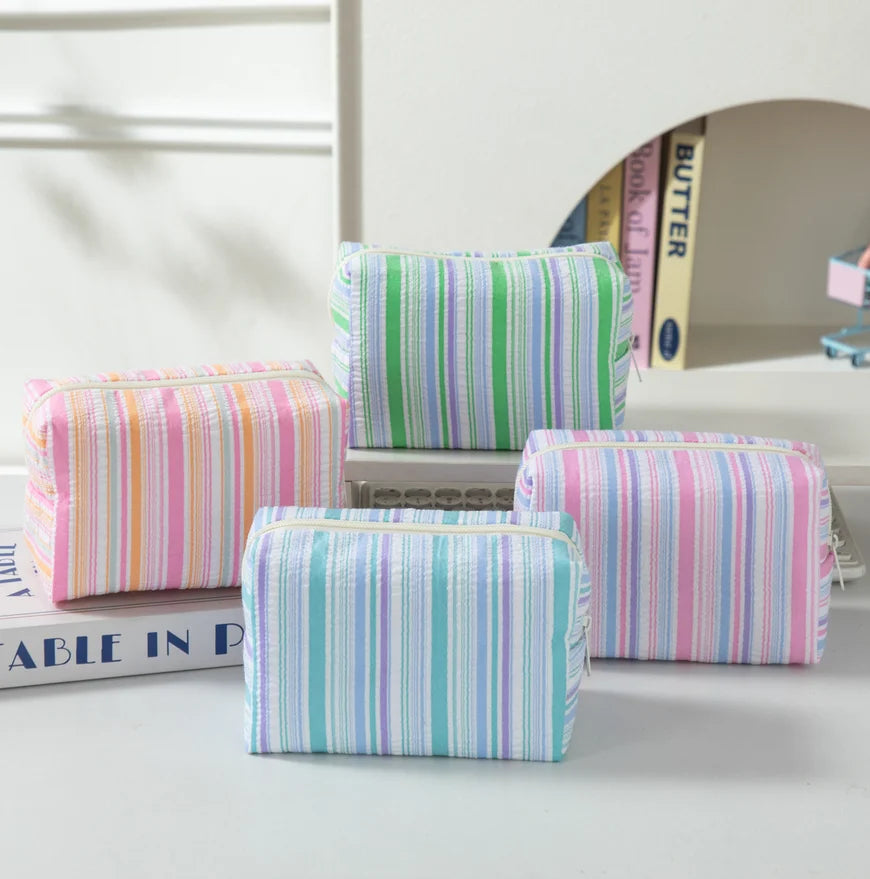 2026 Newest Fresh Stripe Bubble Makeup Bags Large Capacity Portable Seersucker Pillow Organizer Custom Labels Logo Toiletry Bags