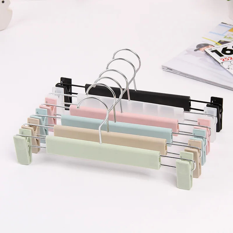 High-Quality Non-Slip Plastic Clothes Racks Skirt Racks  Frosted Clothes Racks in Clothing Stores