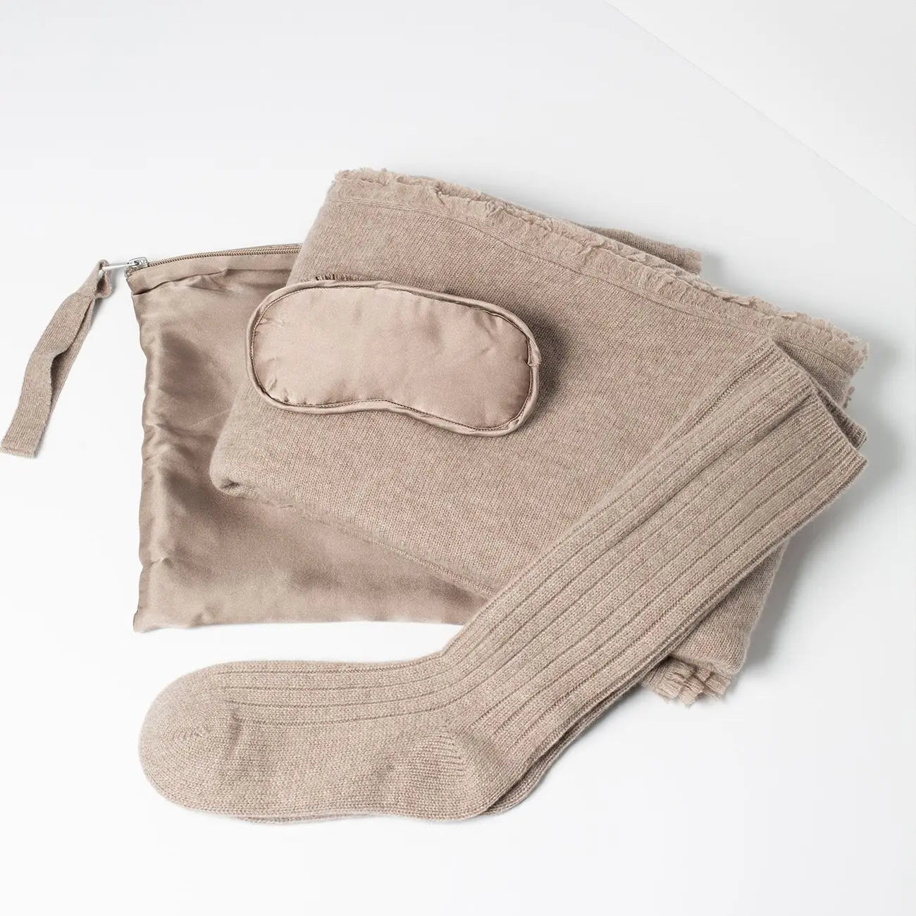 2026 Supplier Custom Knitted Cashmere Blend Blanket Eyemask Socks Warm Luxury Cozy 100% Cashmere Travel Set With Bag Pouch