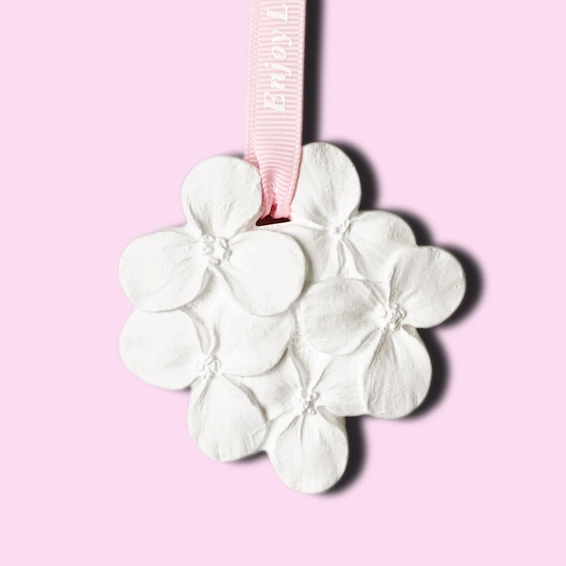 FinRu Wedding Gift Hanging Car Wardrobe Air Freshener Scented Ceramic Flower Aroma Porcelain Fragrance Essential Oil Diffuser