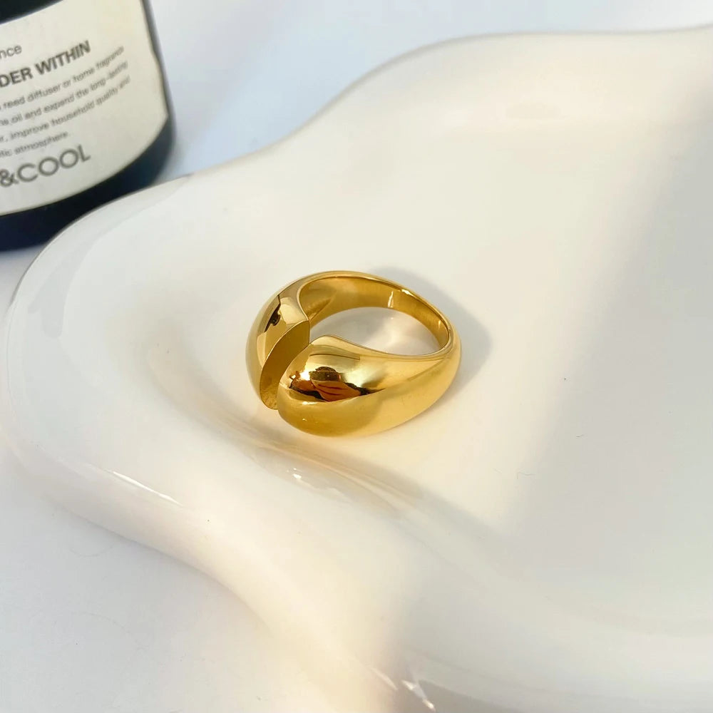 Chunky Curved Surface With Broken Ring Opening Stainless Steel Electroplated 18k Gold Ring