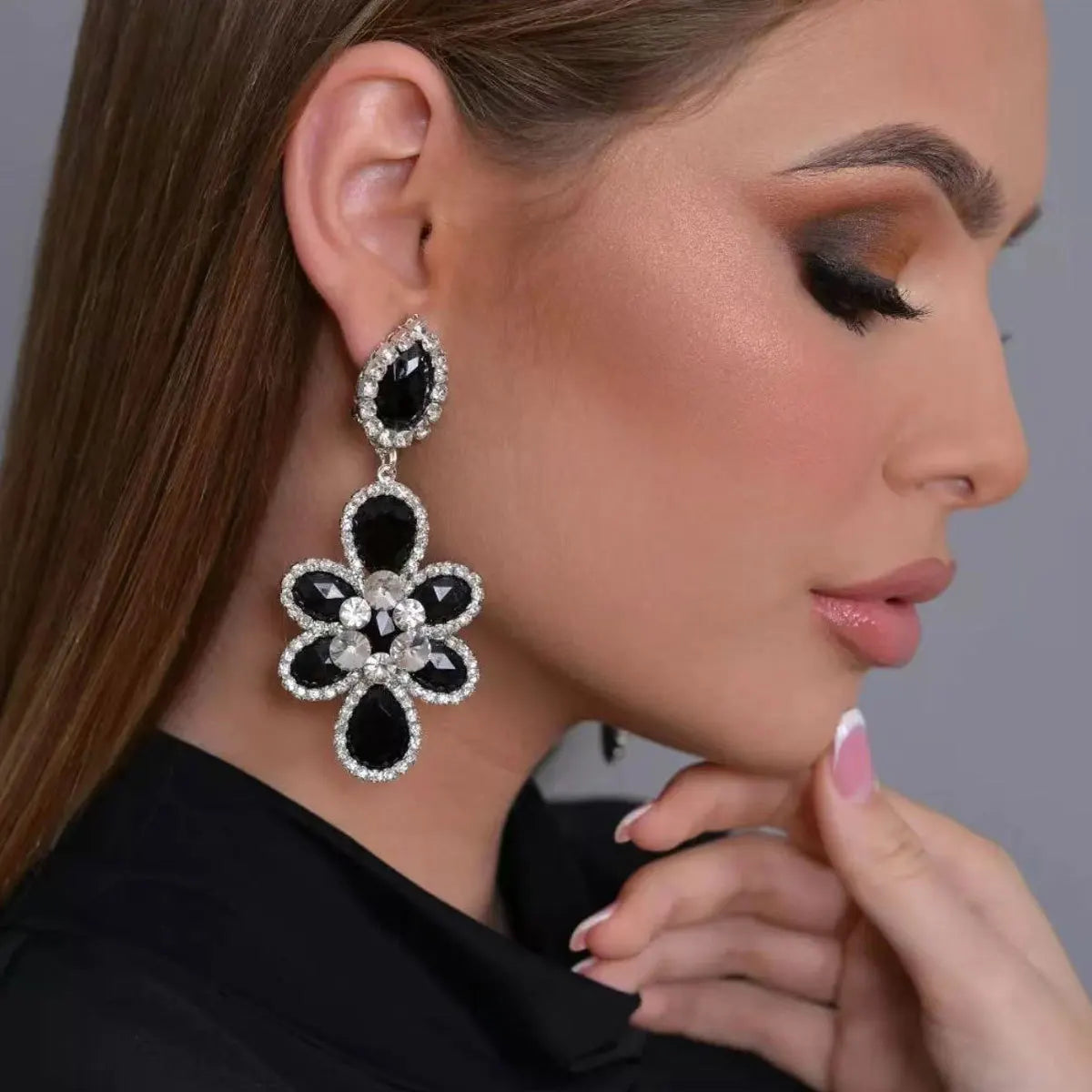 2025 Earring Fashion Jewelry Luxury Super Flash Brass Crystal Flower Earrings Large Wedding Bridal Diamond Statement Earrings