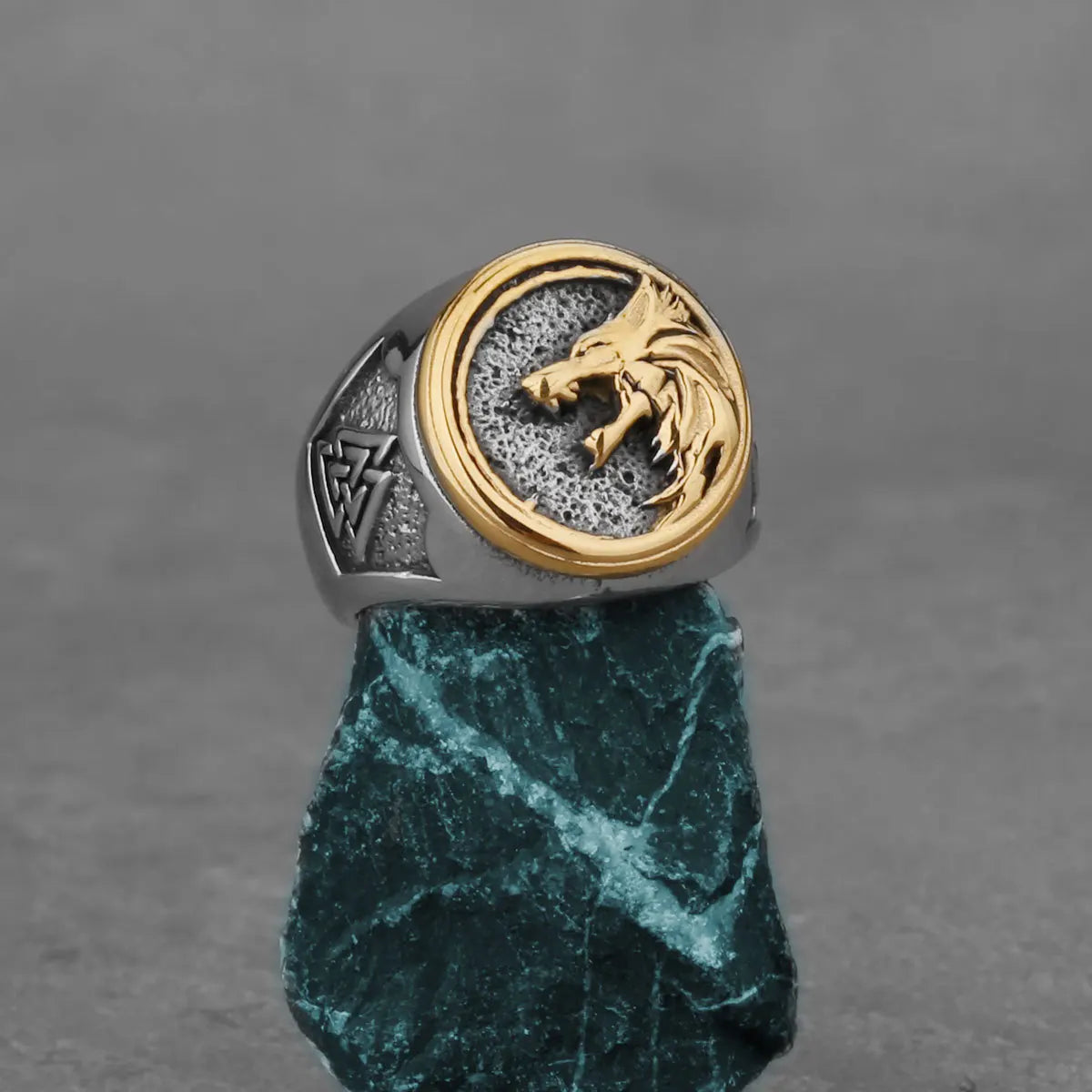New Design Punk 18K Gold Plated Stainless Steel Men's Vintage Norse Viking Wolf Head Ring with Customizable Colors
