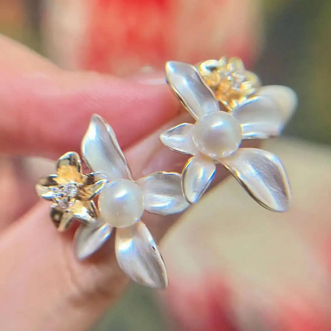 Exquisite Silver Ear Needles Anti-allergy White Flower Earrings Bread Shape Natural High-quality Freshwater Pearl Stud Earrings