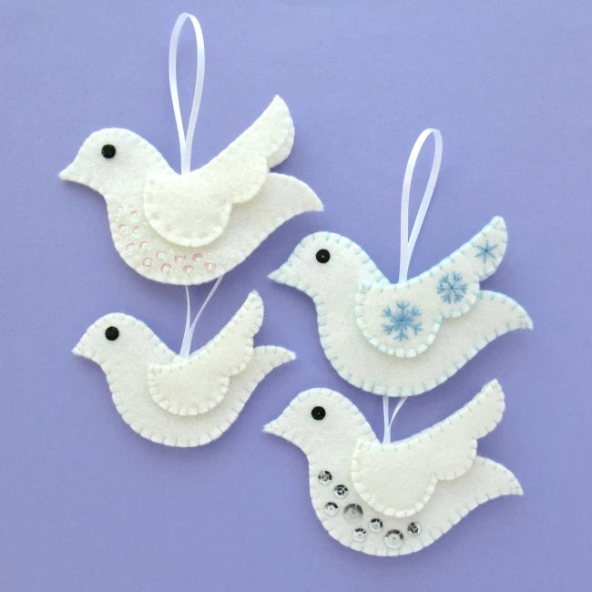 Handmade Custom White Soft Wool Felt Christmas Tree Hanging Ornament Factory Wholesale Turtle Bird Peace Christmas Ball Ornament