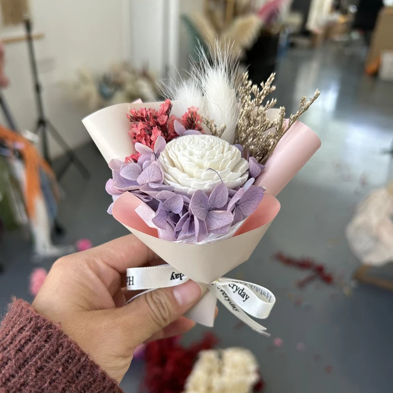Wholesale Lovely Mini Flower Bouquet Variety Dried Flower Arrangement Preserved Decorative Flowers Bouquet