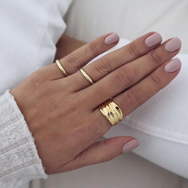 High End 18K Plain Gold Irregular Hammered Grain Band Rings Stainless Steel Trendy Simple Gold Plated Jewelry