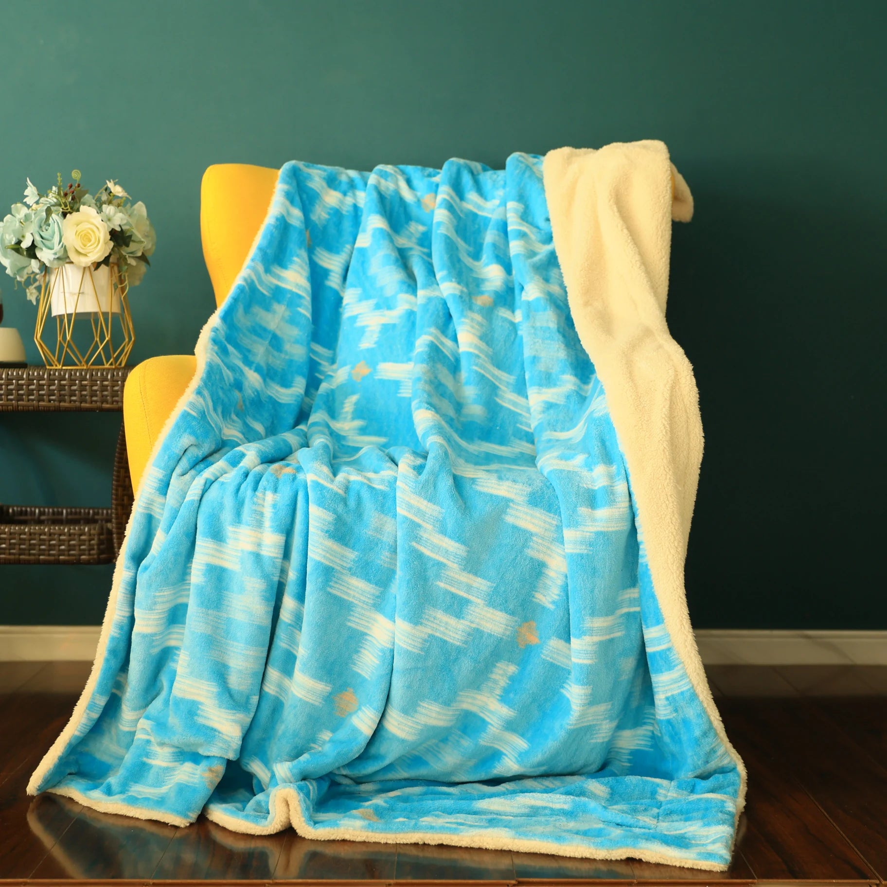 Custom Luxury Warm Fabric Oversized Thick Flannel Fleece Wholesale Sherpa Blanket for Winter