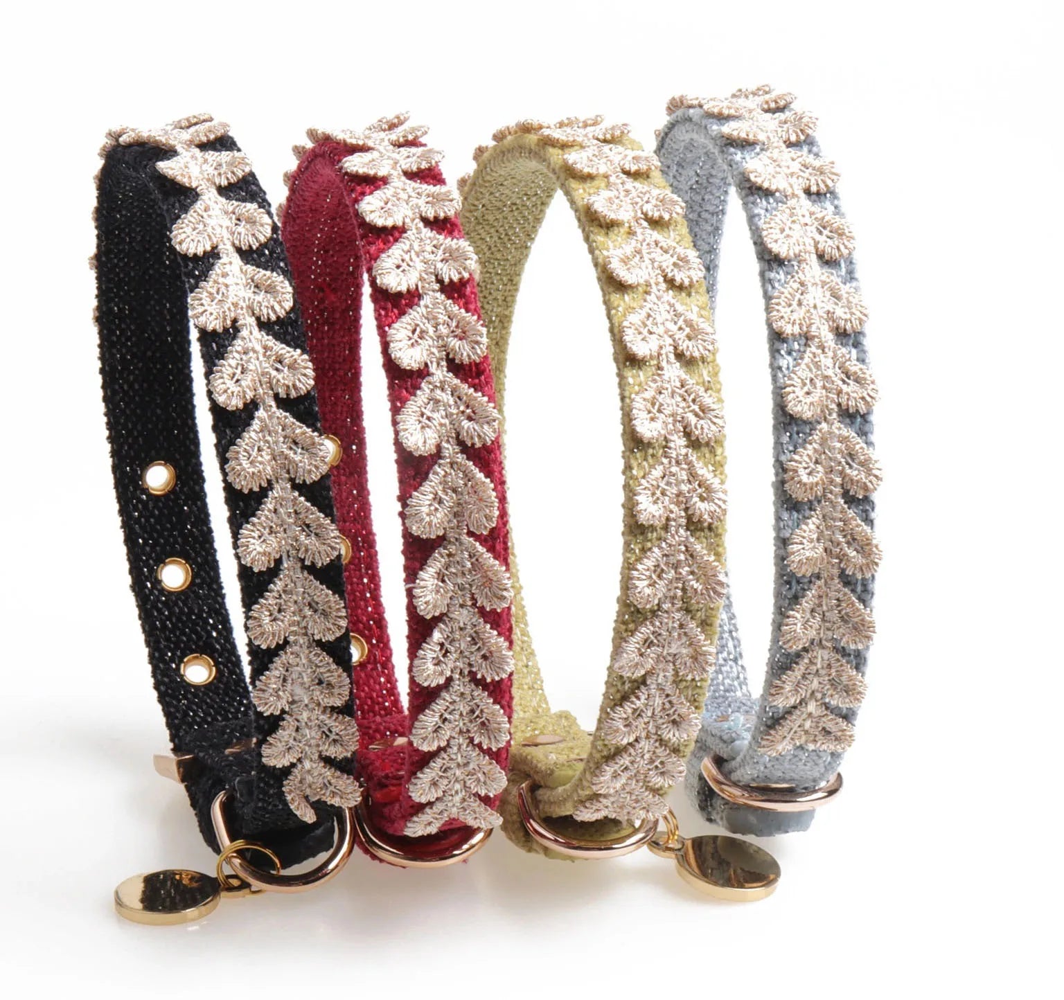 Cute Luxury Lace Cloth Soft Heart Shape Pets Dogs Collars Suppliers