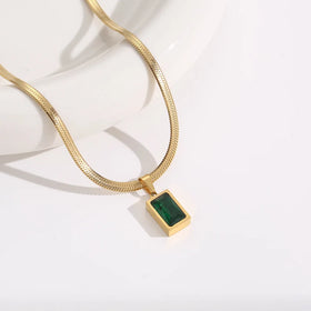 Yiwu DAICY Minimalist Green Diamond Necklace Stainless Steel Snake Chain Dainty Emerald Gemstone Necklace for Girlfriend Gift