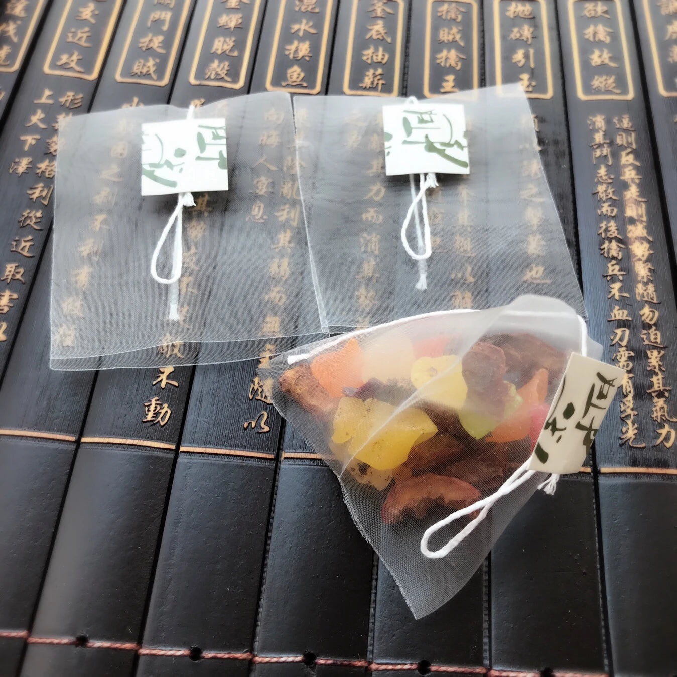 Wholesale Custom Biodegradable Corn Fiber PLA Material Filter Empty Pyramid Herbal Tea Bags Biodegradable Packaging Printing