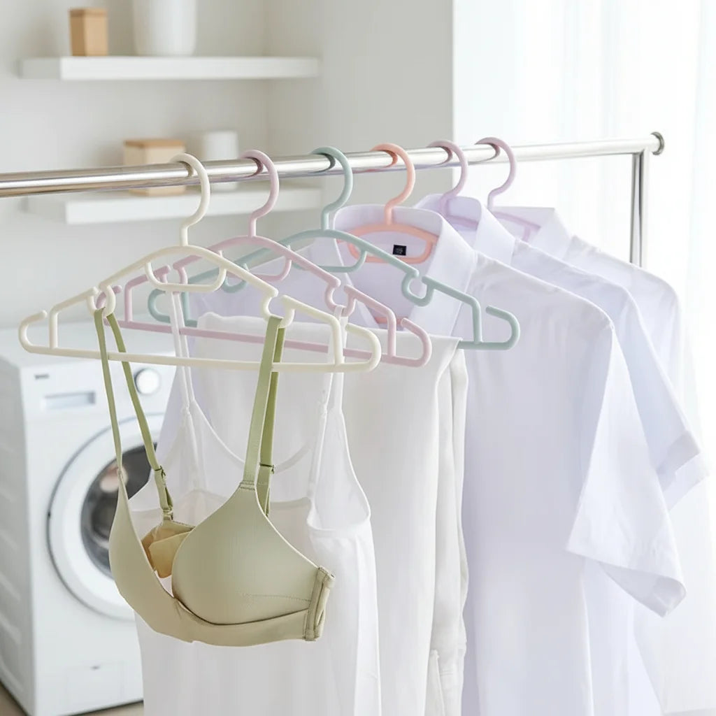 Custom Factory Daily Household Plastic Hanger Design Wardrobe Injection Hanger Coat Suit Shirt Pajamas Coat Plastic Hangers