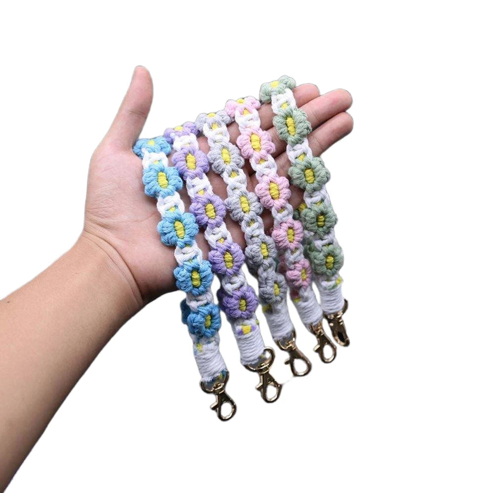New Handmade Flower Keychain Wristlet Keychain Wrist Lanyard Key Ring for Car Key Cute Fashion Women Key Chains Macrame Keychain