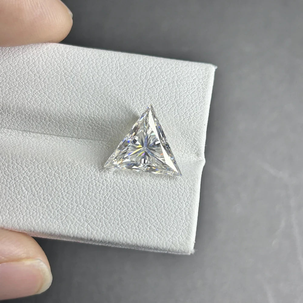 White D VVS1 Triangle Lab Grown Moissanite Diamond Gemstone for Earring Making