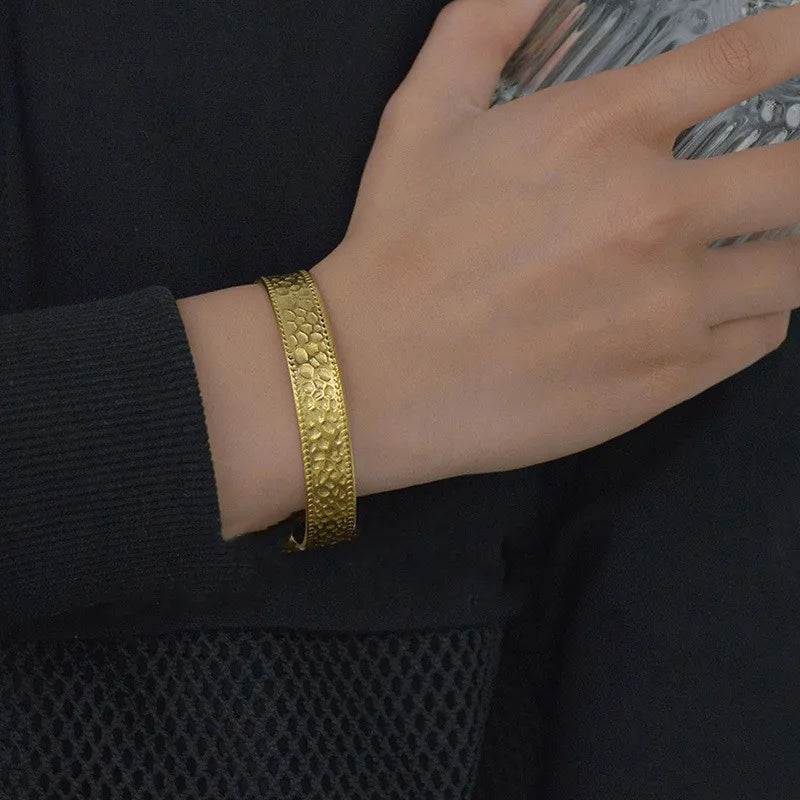New European Retro Simple Personality Stainless Steel 14K Gold Frosted Pleated Opening Bracelet Women Spot Wholesale