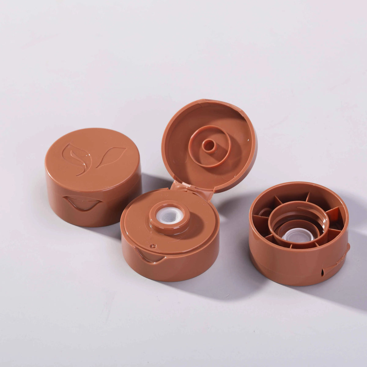 38mm Custom Brown Color Plastic Screw Cap with Non-Spill Feature Easy Squeeze Out Silicone Valve Hole for Bottles Sauce & Honey