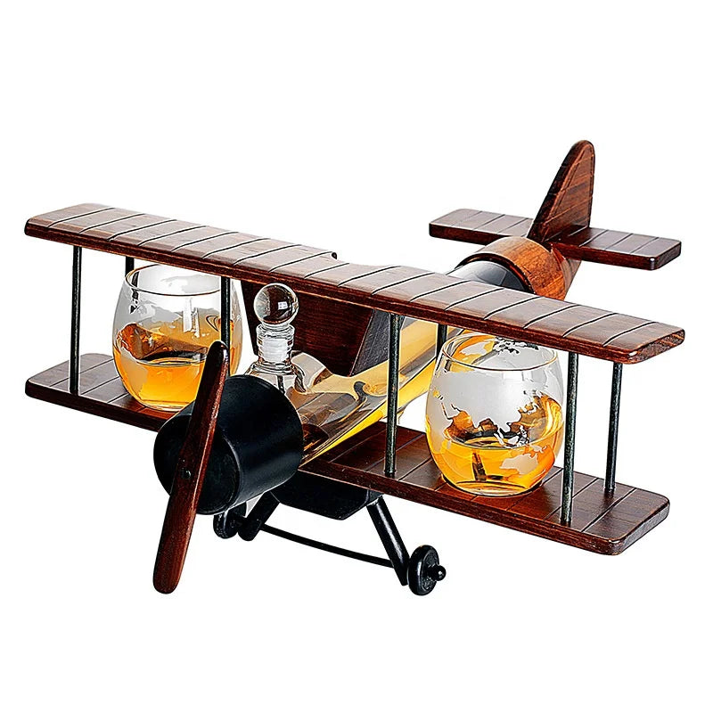 2025 New Design Hotselling Airplane Shaped Glass Bottle with 2 Globe Cups Whiskey Decanter for Liquor Bourbon Vodka Rum Tequila