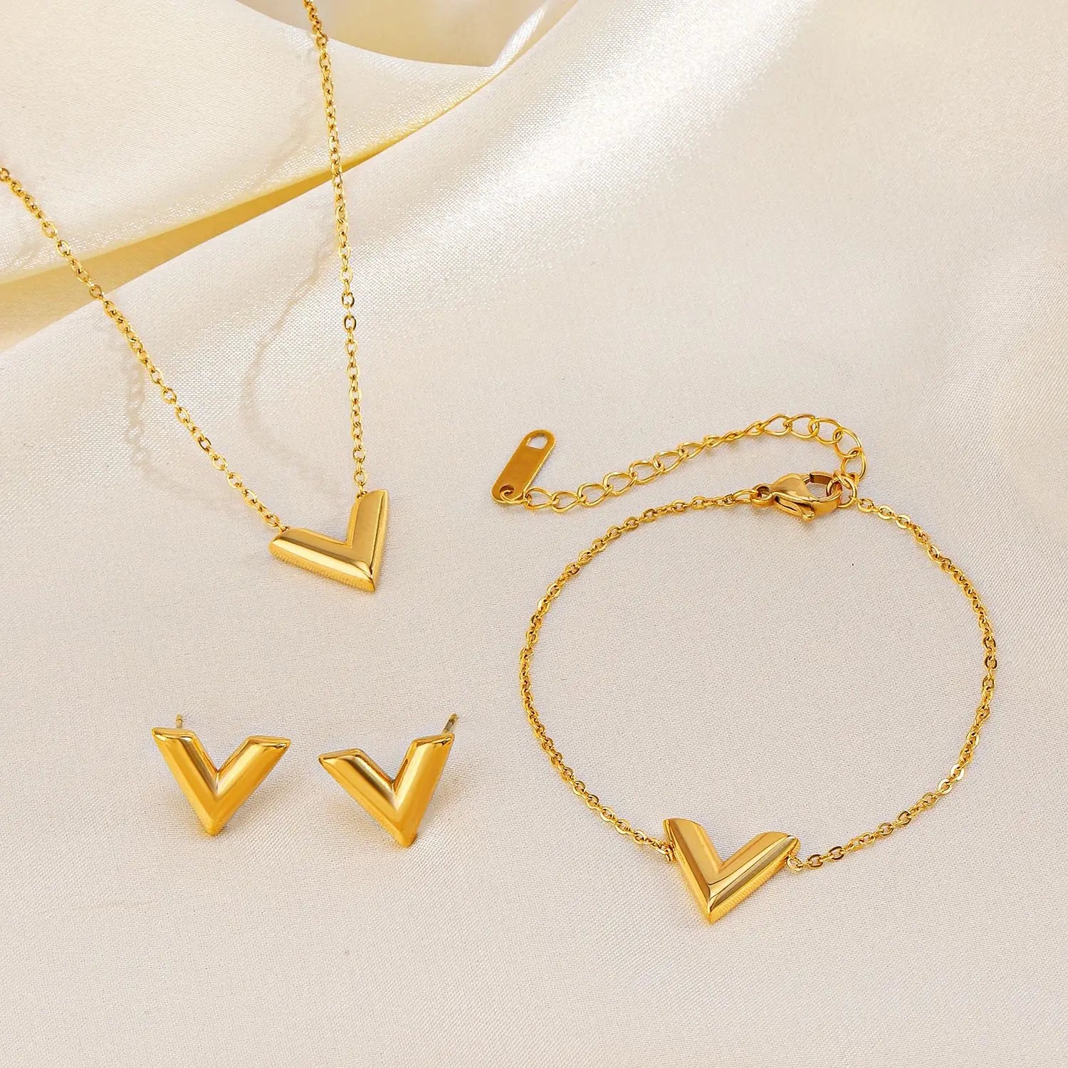 Wholesale Necklace Bracelet Earring Letter V Shape Pendant Non Fading Waterproof Stainless Steel Gold Plated Jewelry Set