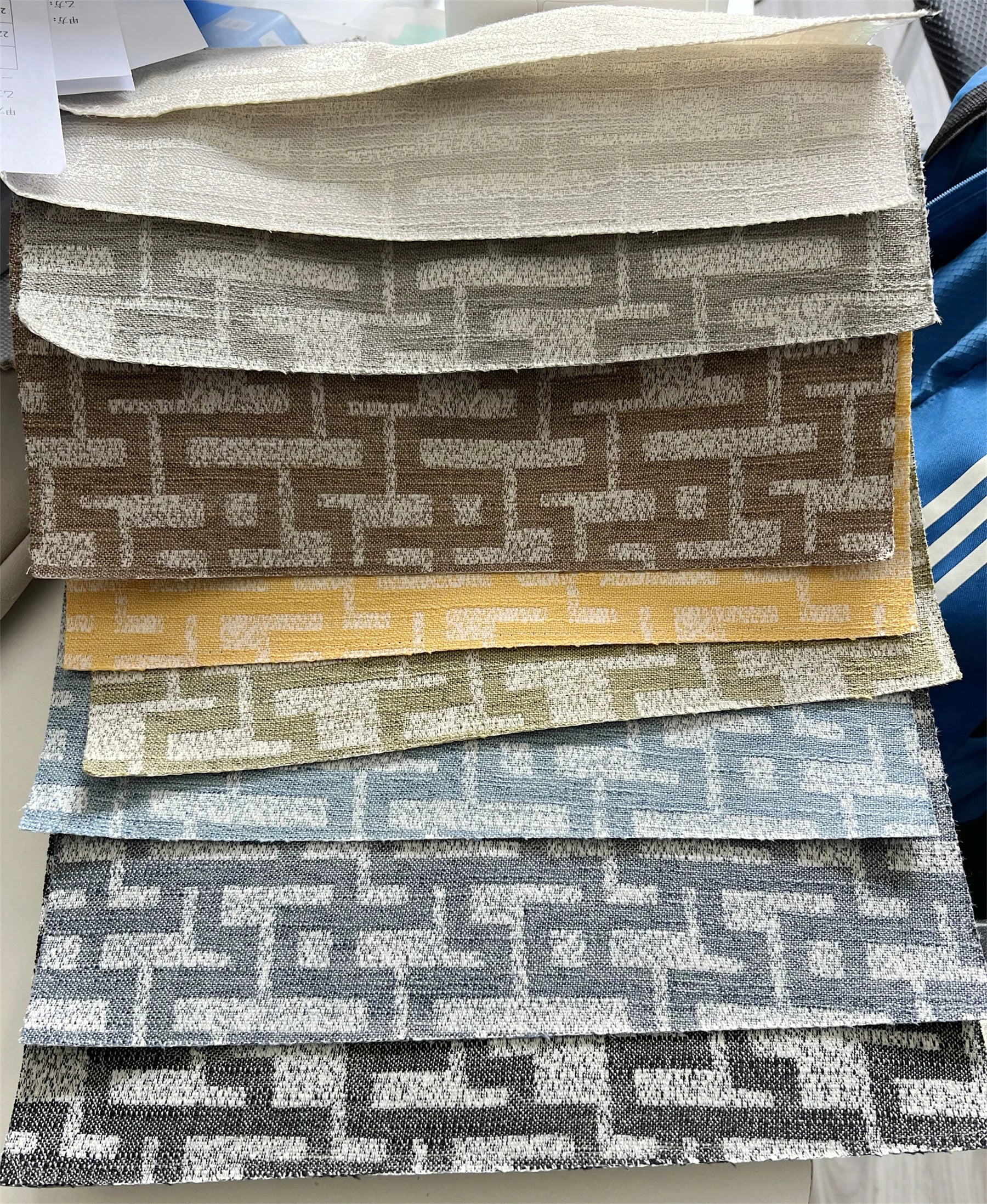 2022 New Design Anti-static Upholstery Yarn Dye Jacquard Hometextile Sofa and Chair Fabric 100% Polyester