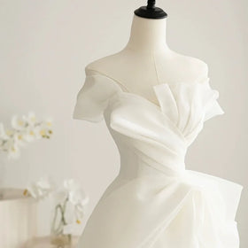 S0648T Elegant Women's Long Wedding Dress Hot-Selling Sexy Suspension Banquet Style in Solid Color Half Sleeve Lace Decoration