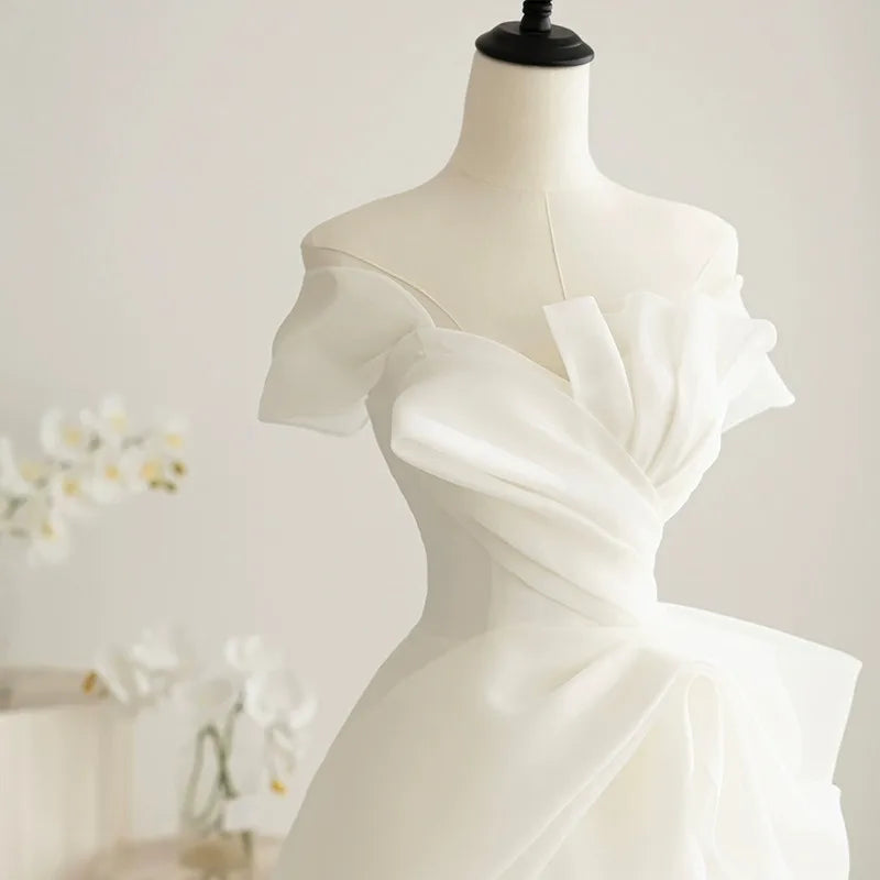 S0648T Elegant Women's Long Wedding Dress Hot-Selling Sexy Suspension Banquet Style in Solid Color Half Sleeve Lace Decoration