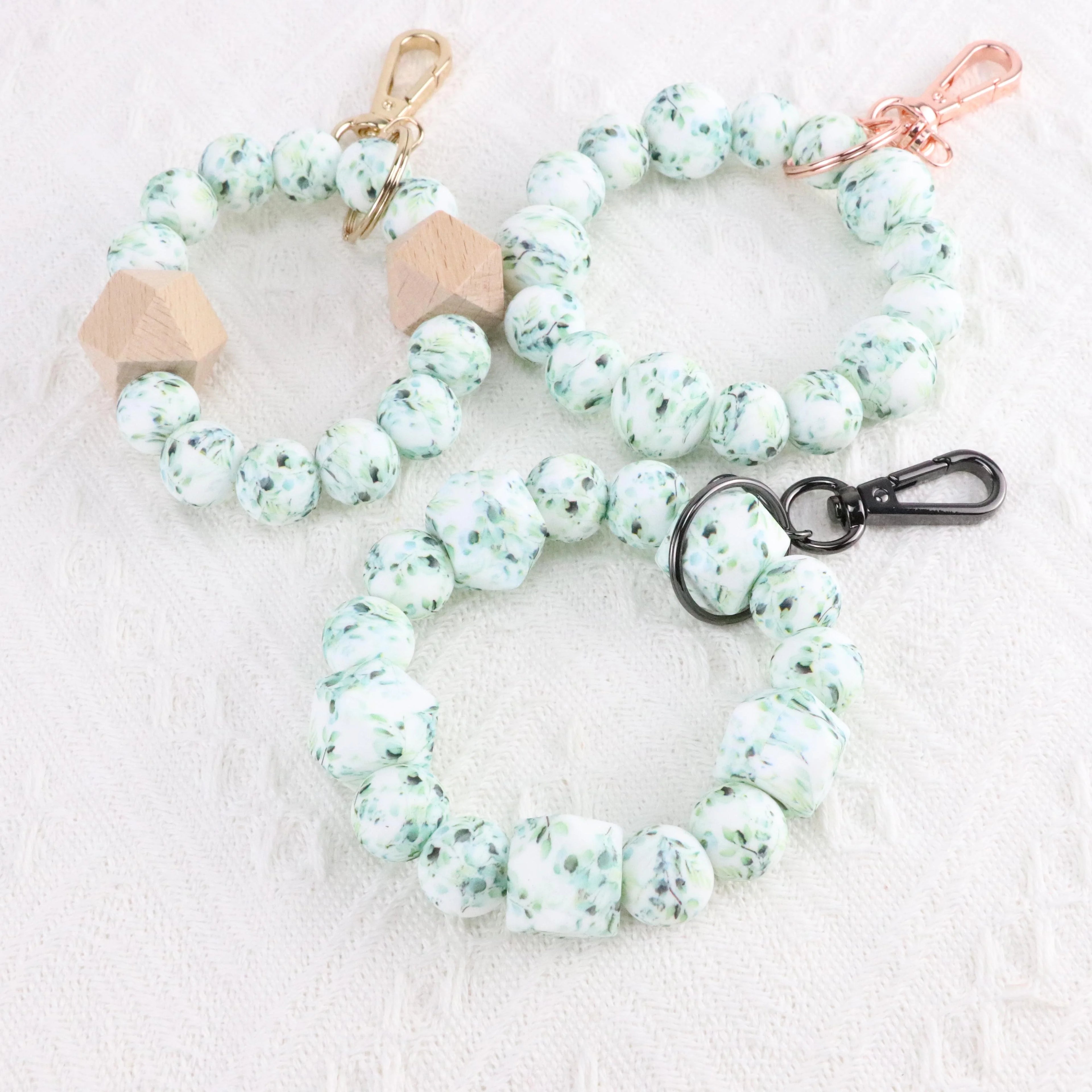 2023 Hot Sale Eco-Friendly Handmade Silicone Leaf Print Beaded Cartoon Bracelet Key Chain with Customizable Design