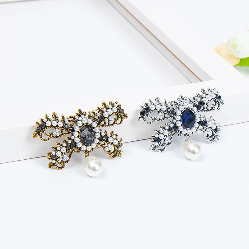 Retro Simple Large Pearl Bow Knot Brooch Creative Rhinestone Bow Corsage Brooch Pin for Women