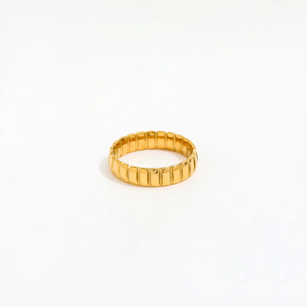 High End 18K PVD Gold Plated Arc Croissant Rings for Women Stainless Steel Jewelry