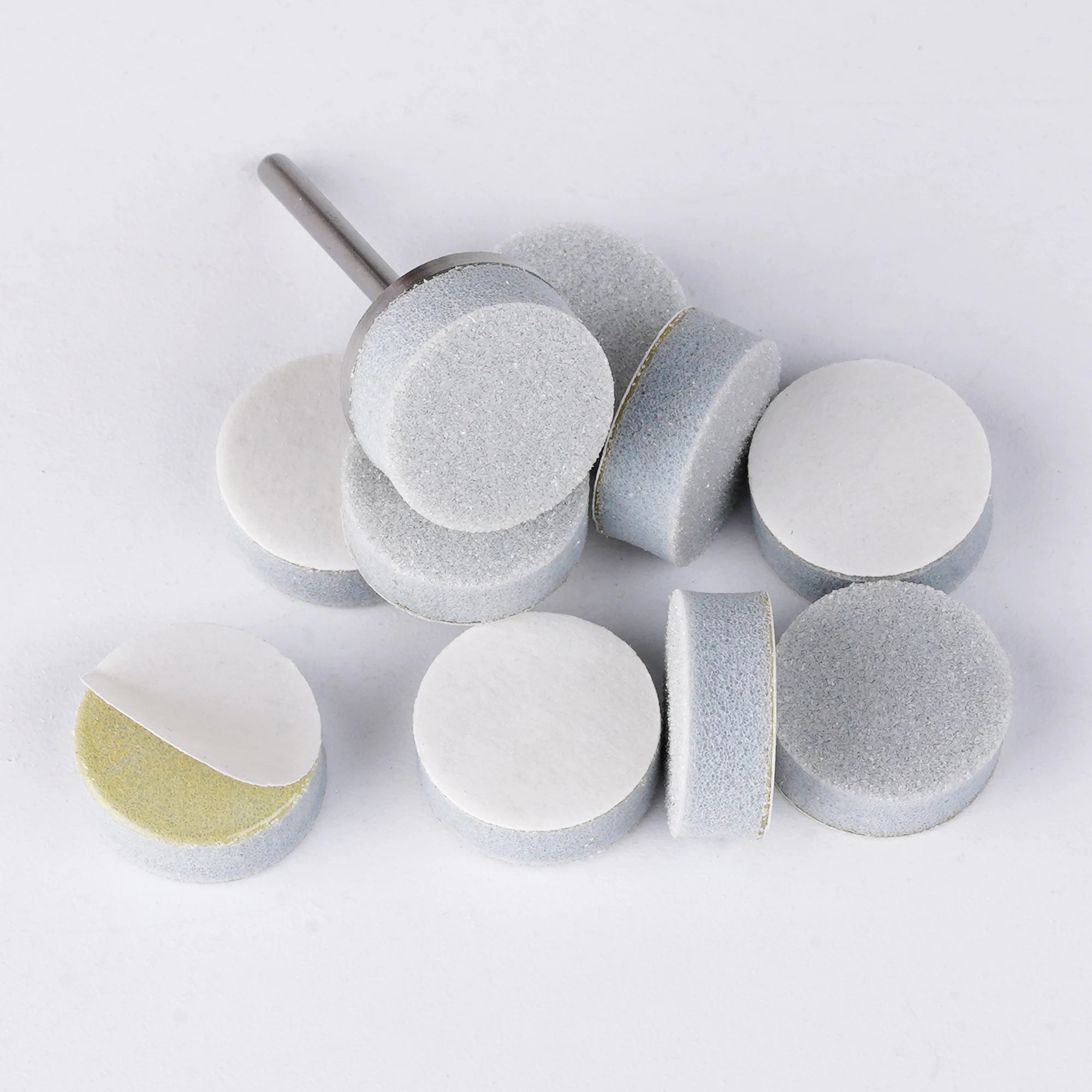 Replacement Sponge Buffer Sandpaper Disc Self-Adhesive Pedicure Sanding Paper Disc Pads 50pcs/bag for Manicure Pedicure