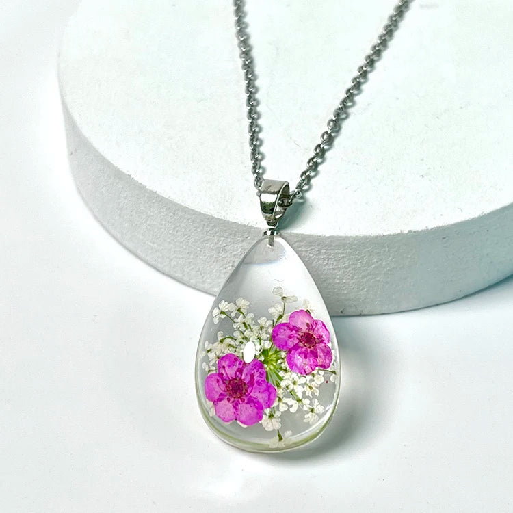 Boho Epoxy Resin Jewelry Tear Drop Narcissus Flower Pendant Real Dried Flower Necklace for Women Brides Wedding Anniversary