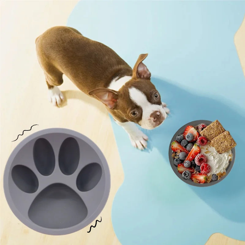New Design BPA Free Silicone Dog Slow Feeder Toy Frozen Treat Holder Dog Cat Treat Licking Bowl Wiggle Toy Customized Pet Bowl