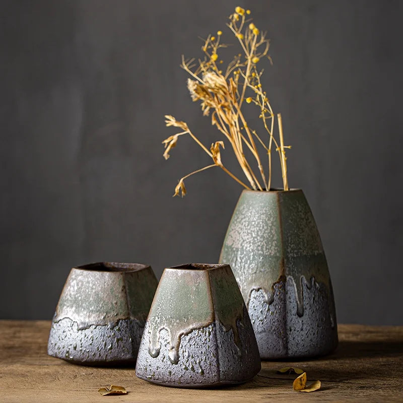 Ikebana Janpandi Style Oriental Wabi-Sabi Small Ceramic Tabletop Vase Bronze Glaze Antique Rustic Design for Plant Hydroponic