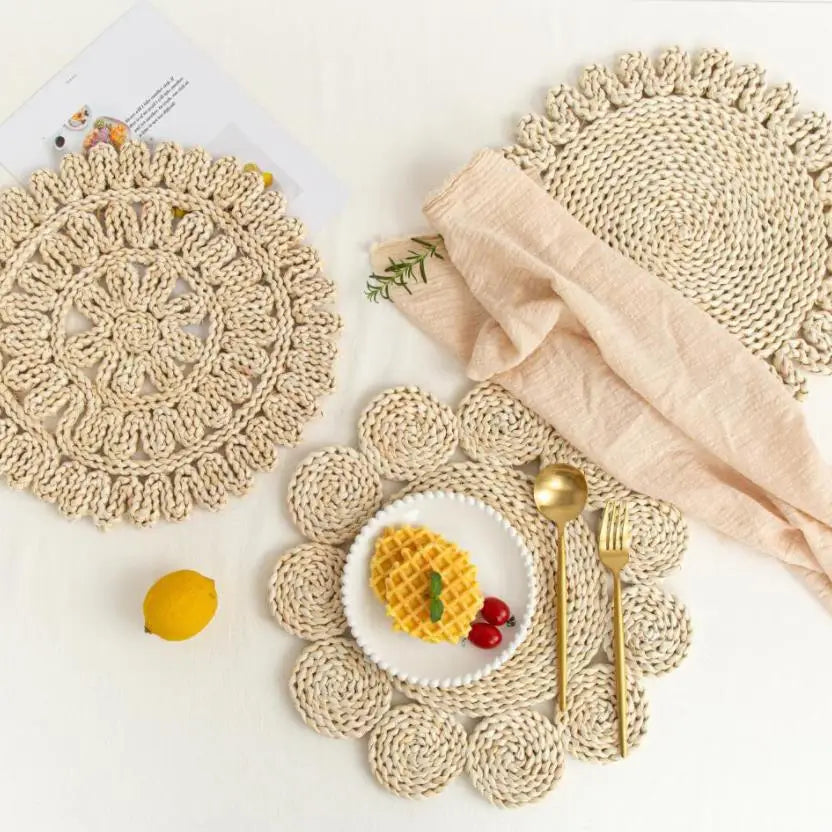 Natural Rattan Tablemat Hollow Wicker Charger Plates for Holiday Christmas Kitchen Table Mats Round Woven Placemats