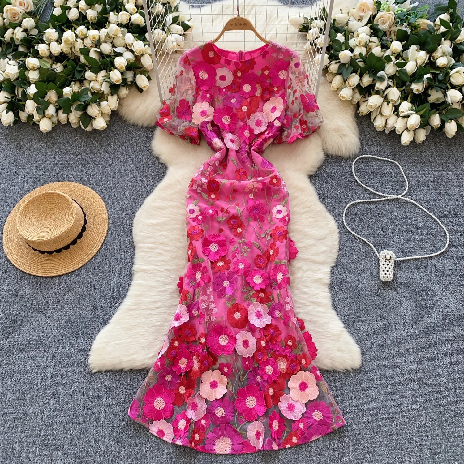 Party Dresses LW1267 Floral Embroidered Round Neck Lantern Sleeve Waist-Defining Mermaid Evening Dress